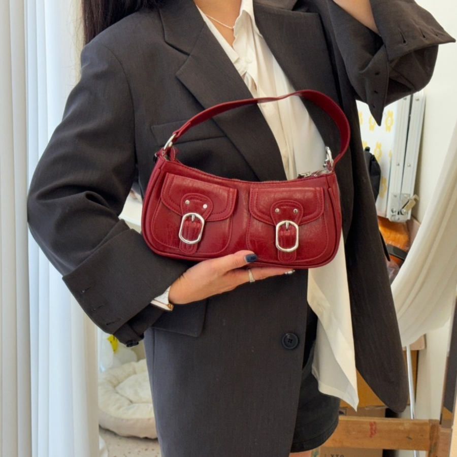 Belt Chain Mini Bag — компактный акцент в образе