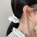 Серебряные серьги-кольца с кубическим камнем и замком one-touch