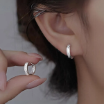 Серебристые мини-серьги с кубическим цирконием и замком one-touch