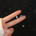 Серебристые мини-серьги с кубическим цирконием и замком one-touch