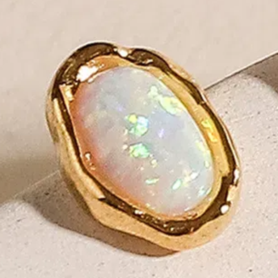 Мини-серьги с натуральным белым опалом из серебра 925 пробы