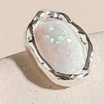 Мини-серьги с натуральным белым опалом из серебра 925 пробы