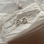 Мини-серьги-кольца с двойными кубиками из серебра 925 пробы