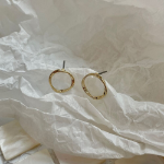 Серьги-кольца с волнообразным дизайном на титановом креплении (золото, серебро)