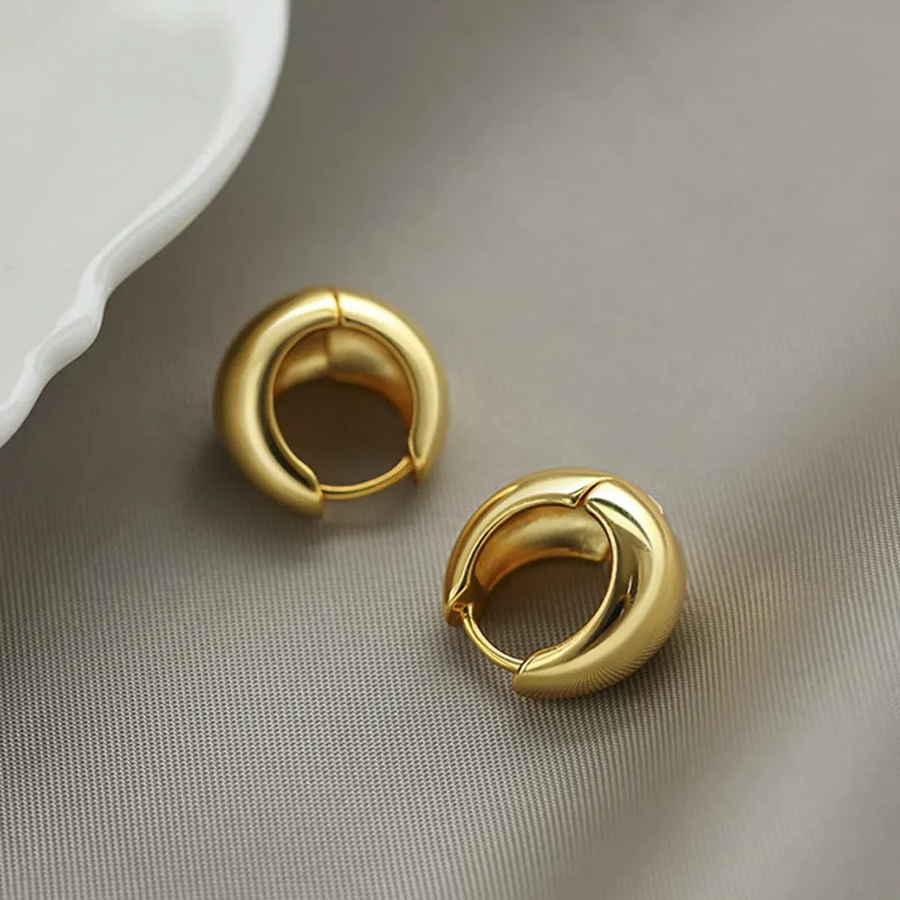 Глянцевые серьги-кольца в стиле bold с замком one-touch
