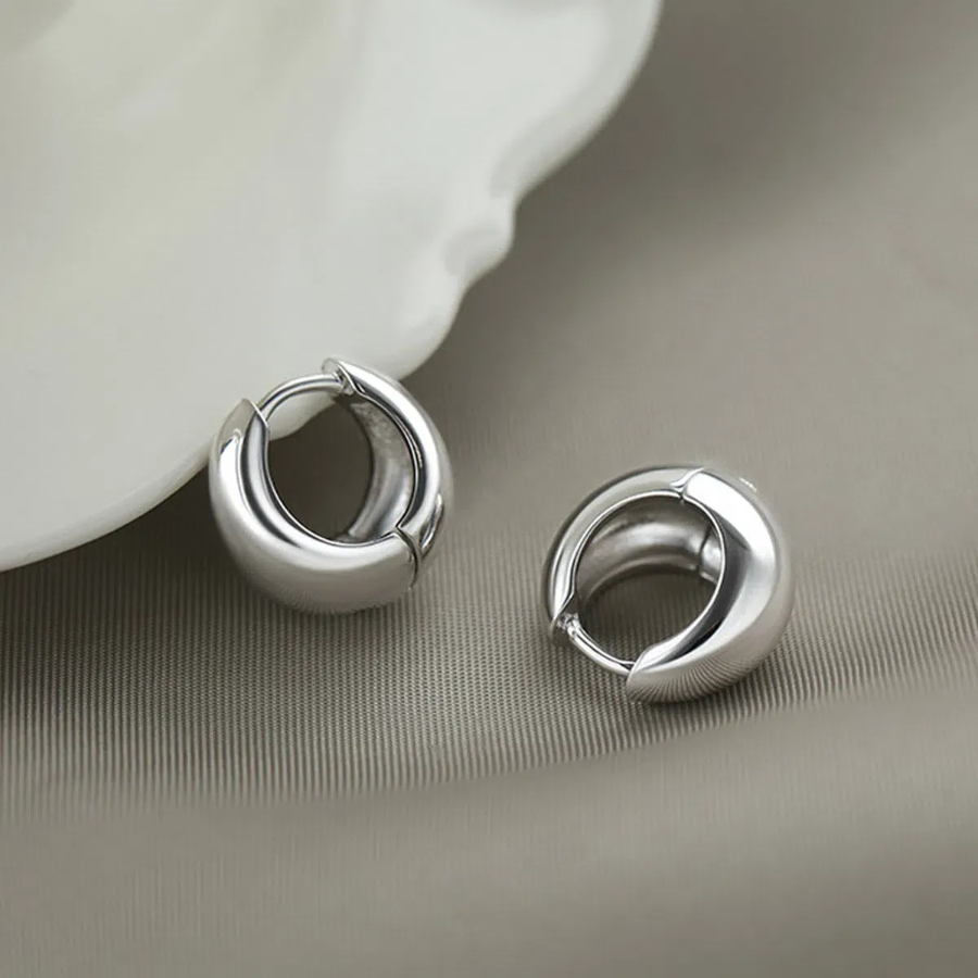 Глянцевые серьги-кольца в стиле bold с замком one-touch