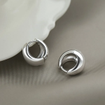 Глянцевые серьги-кольца в стиле bold с замком one-touch
