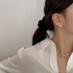 Серьги-кольца с крупными кубическими кристаллами и замком one-touch из серебра 925 пробы