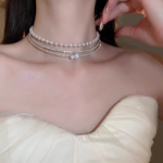 Тройное жемчужное чокер-ожерелье с вставками из кубического циркония