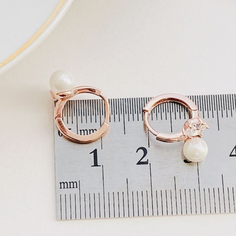 Женственные серьги-кольца с жемчугом и кубическим цирконием на замке «один касание»