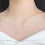 Серебристое колье с миниатюрной каплей из хирургической стали