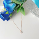 Серебристое колье с миниатюрной каплей из хирургической стали