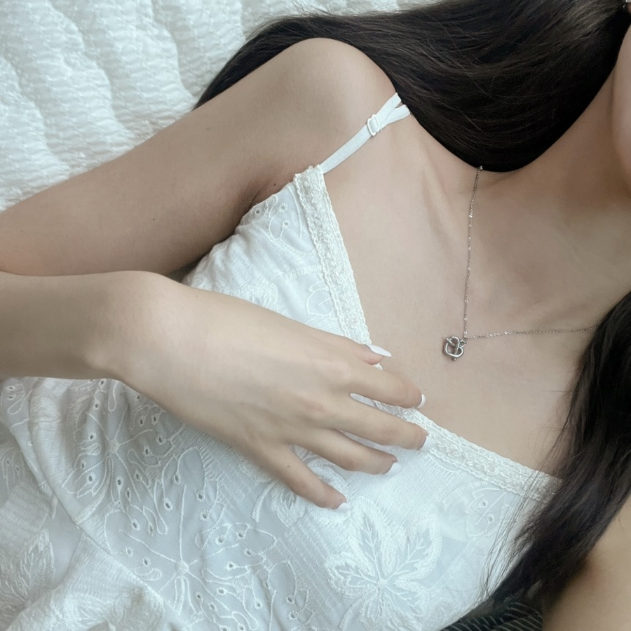 Ежедневное хирургическое колье с подвеской в виде сердца-претцеля