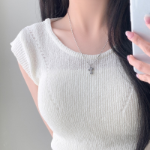 Серебристое колье с крестом на шариковой цепочке