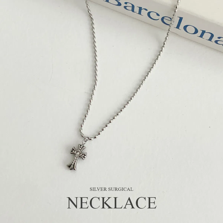 Серебристое колье с крестом на шариковой цепочке