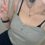 Серебристое колье с половинчатой цепочкой и шариками