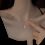 Серебряное колье с жемчужным кулоном из серебра 925 пробы