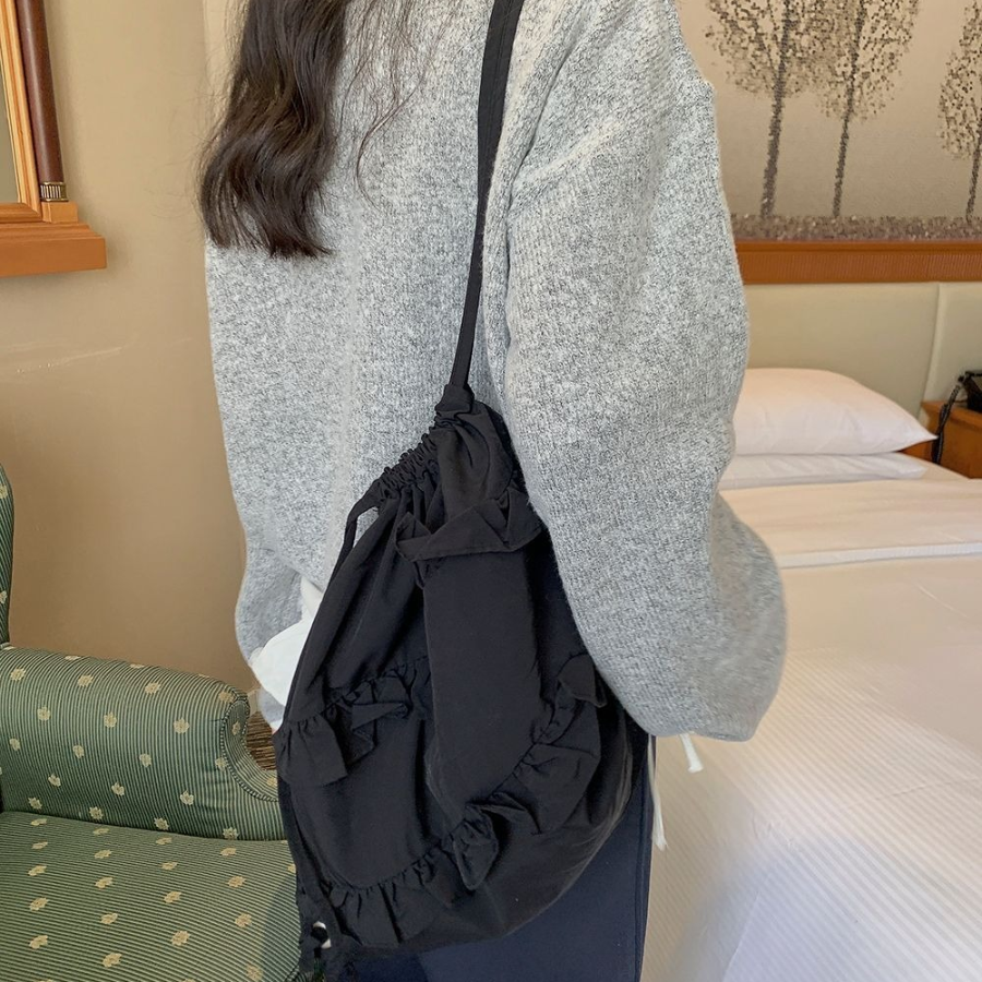 Lamar Wearable Nylon Frill String Backpack — лёгкий рюкзак с романтичным акцентом