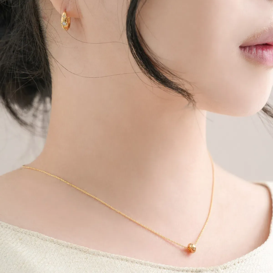 Серебряное колье с миниатюрным кольцом и кубическим цирконием из серебра 925 пробы