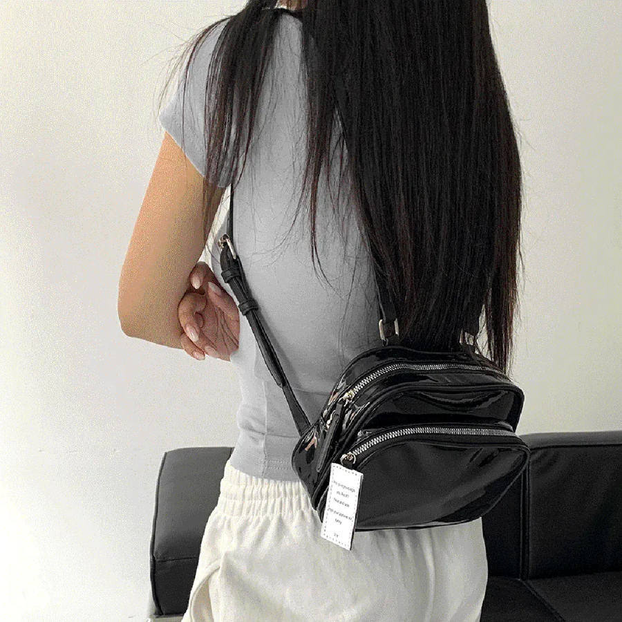 Even Glossy Leather Enamel Square Mini Backpack — стильный мини-рюкзак с глянцевым сиянием