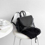 Classic Round Flap Mini Backpack — элегантный рюкзак с округлым клапаном в классическом стиле