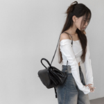 Classic Round Flap Mini Backpack — элегантный рюкзак с округлым клапаном в классическом стиле