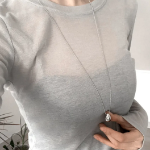 Серебристое колье с удлинённой подвеской из хирургической стали