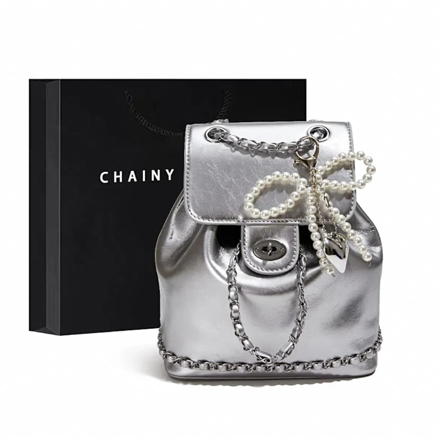 Ribbon Charm Chain Backpack — мини-рюкзак с цепочкой и декоративным бантом для романтичных повседневных образов