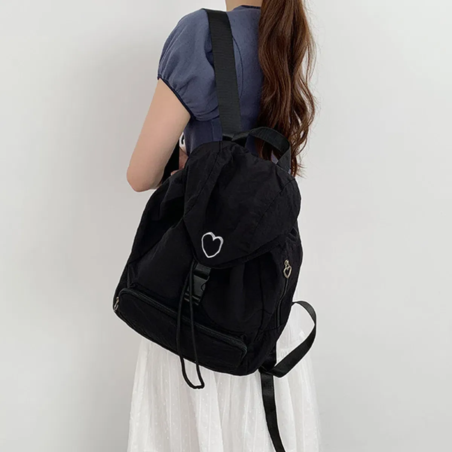 Love Pocket String Backpack — акцентная сумка-мешок с романтичным настроением