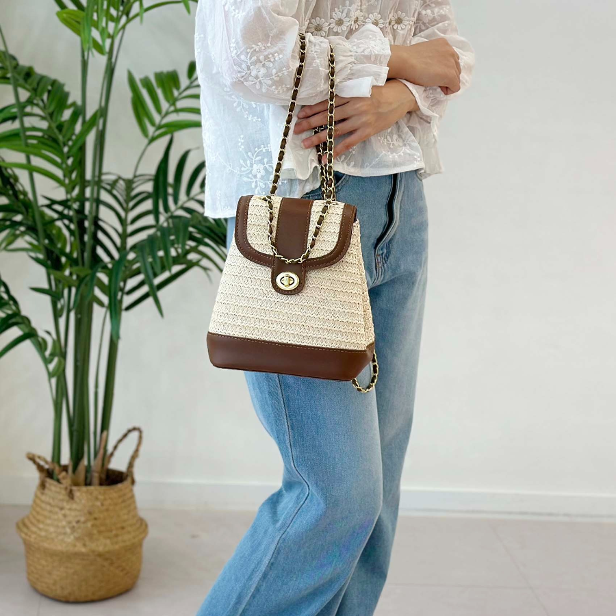 High-Quality Rattan Chain Mini Backpack — плетёный акцент с городским шиком