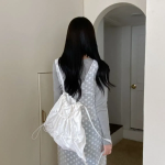 String Eco Shirring Backpack — лёгкий Y2K-акцент в повседневном стиле