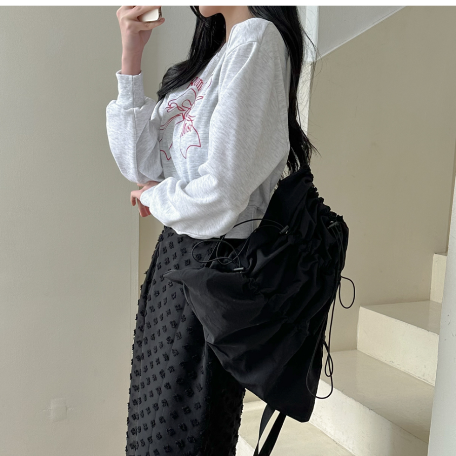 String Eco Shirring Backpack — лёгкий Y2K-акцент в повседневном стиле