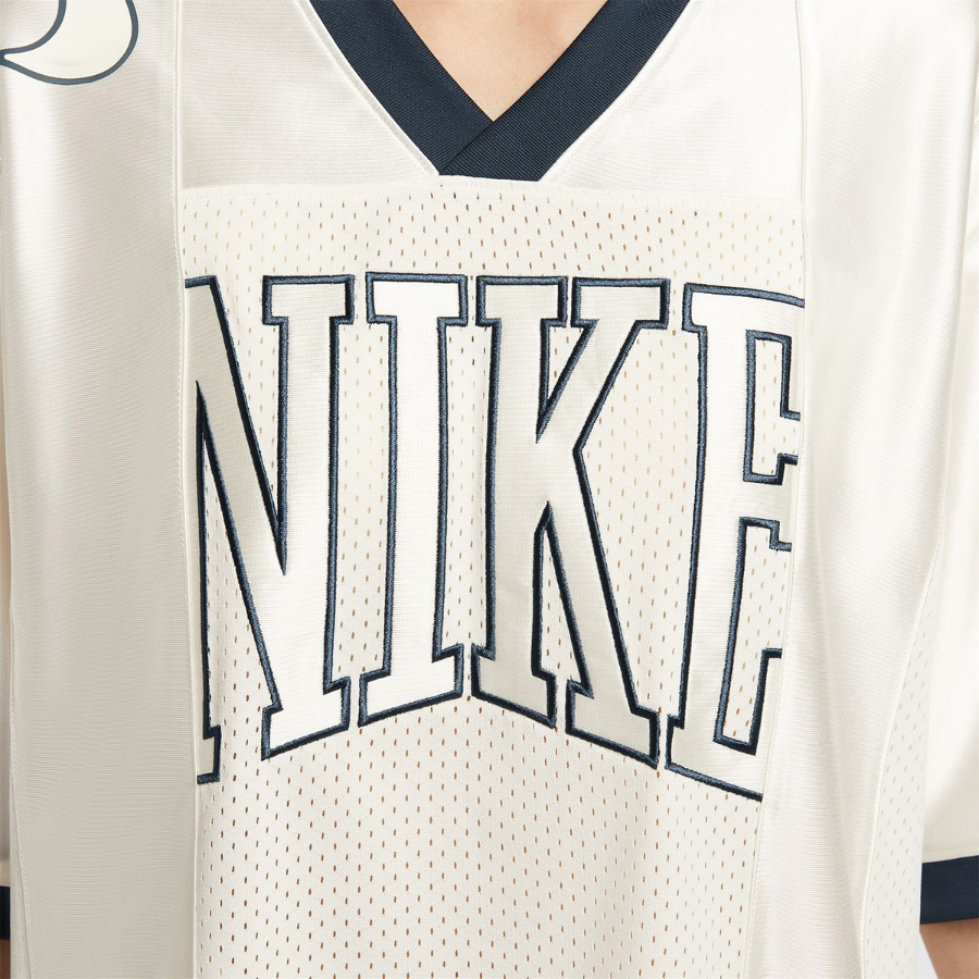 Nike Sportswear Women’s Oversized Graphic Jersey Tee