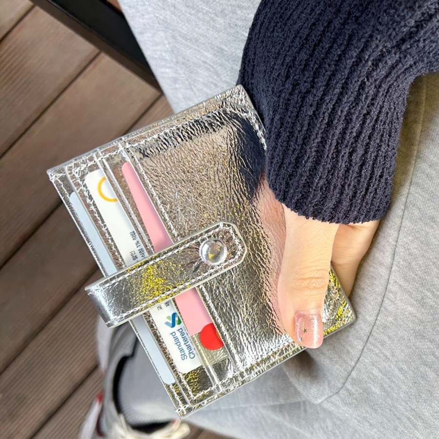 Silver Cowhide Open Card Holder Wallet — изящный акцент в практичном исполнении