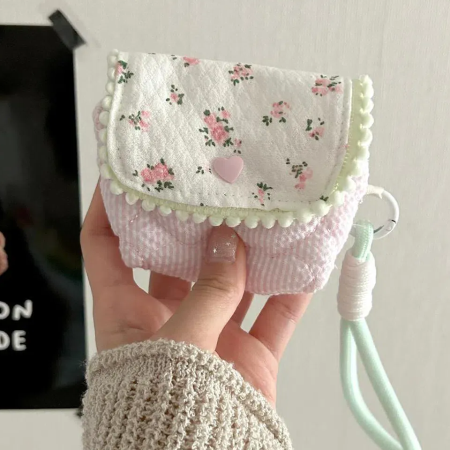 Flower Quilted Fabric Card Wallet with Strap & Keyring Set — нежный комплект для повседневных мелочей