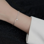 Серебряный браслет с двойной цепочкой и кубиком