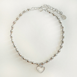 Серебряный браслет с овальными бусинами и объёмным сердцем