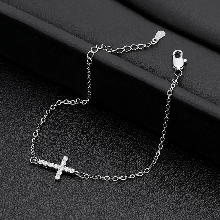 Серебристый браслет с крестом и кристаллами на тонкой цепочке