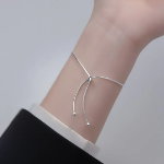 Серебряный браслет с подвесками и тонкой цепочкой змейка