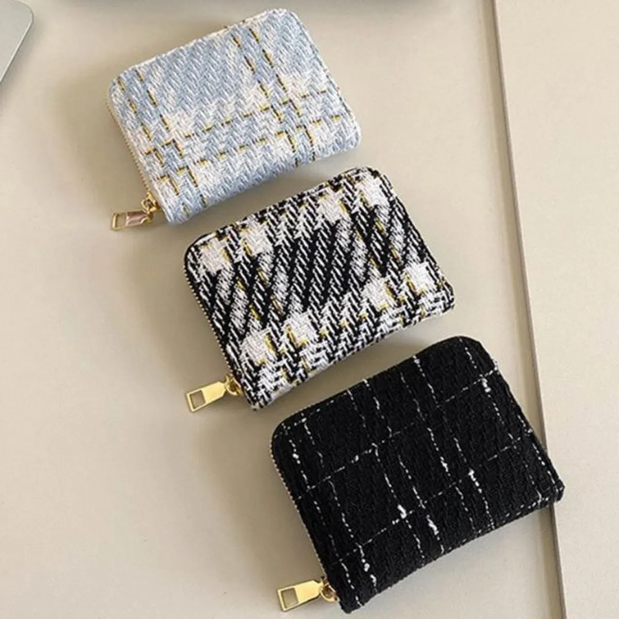 Tweed Check Zipper Wallet — уютный акцент в повседневном стиле