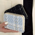 Tweed Check Zipper Wallet — уютный акцент в повседневном стиле