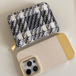 Tweed Check Zipper Wallet — уютный акцент в повседневном стиле