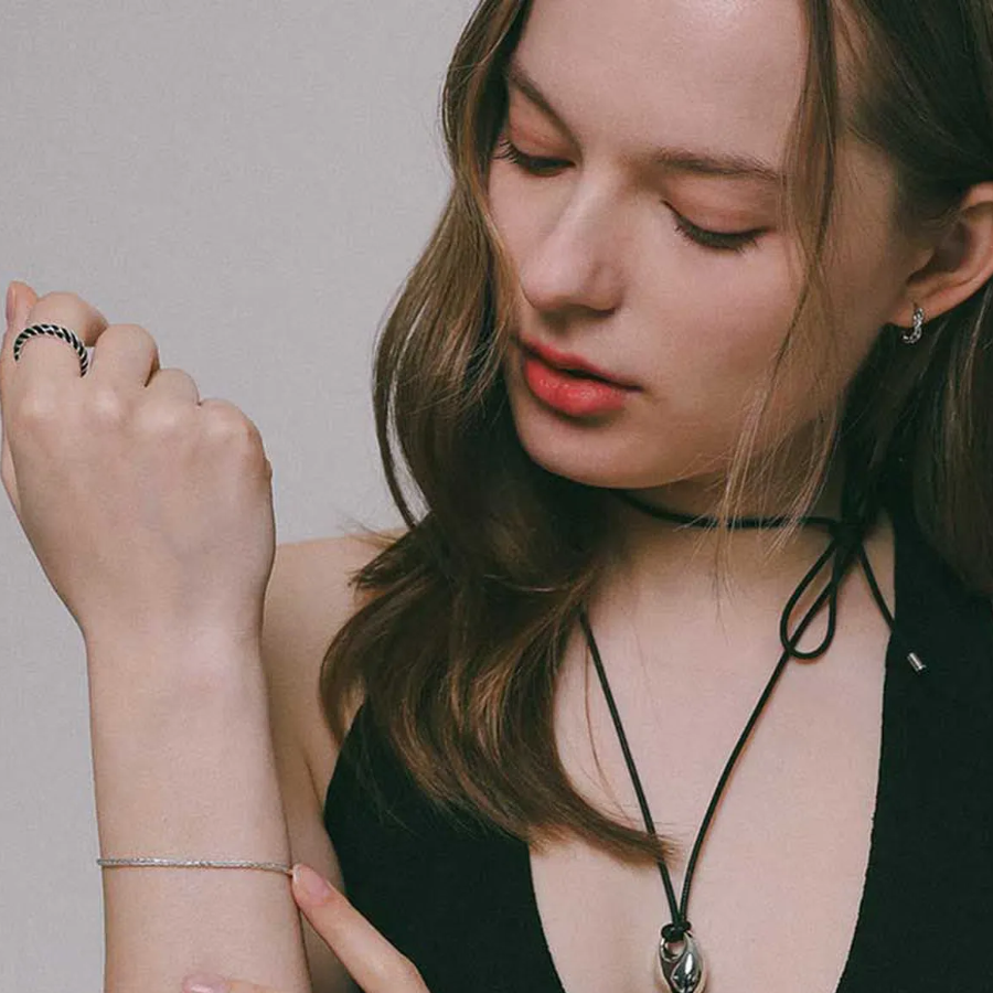 Серебряный браслет с гибкой тонкой цепочкой