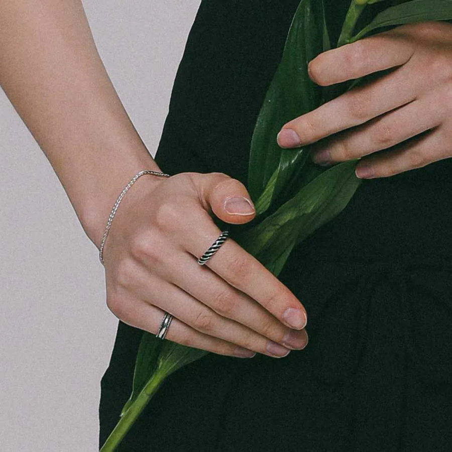 Серебряный браслет с гибкой тонкой цепочкой