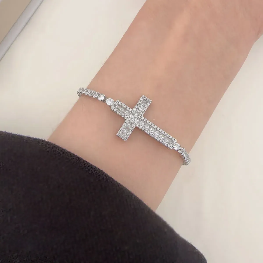 Браслет с регулируемой длиной из хирургической стали с крестом и кристаллами