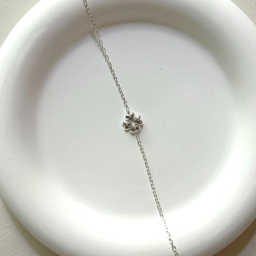 Серебряный браслет с четырёхлистным клевером