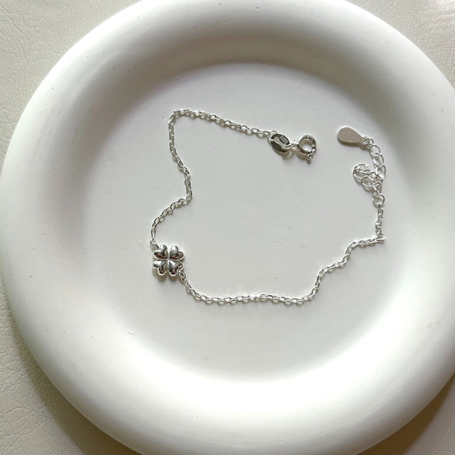 Серебряный браслет с четырёхлистным клевером