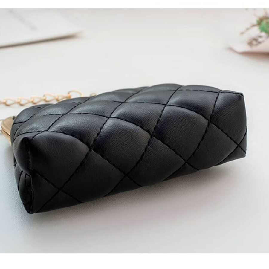 Chain Multipurpose Coin & Cigarette Pouch with Snap Strap — компактный и универсальный аксессуар