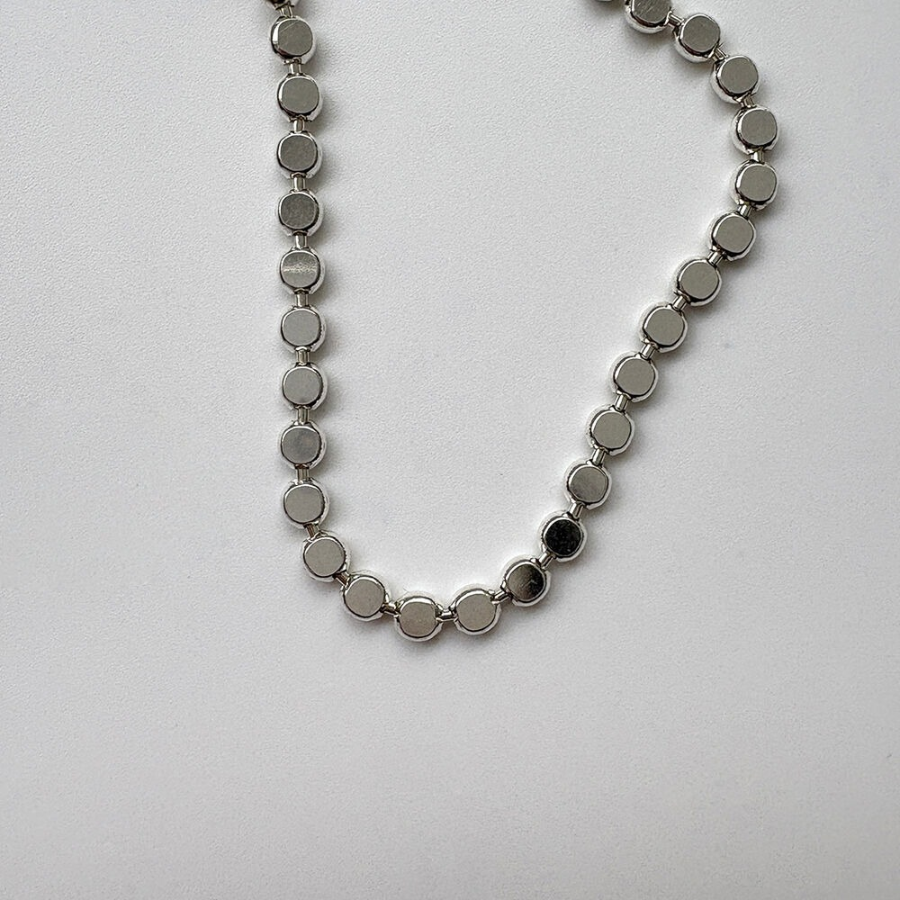 Серебряный браслет с плоскими круглыми бусинами Колби