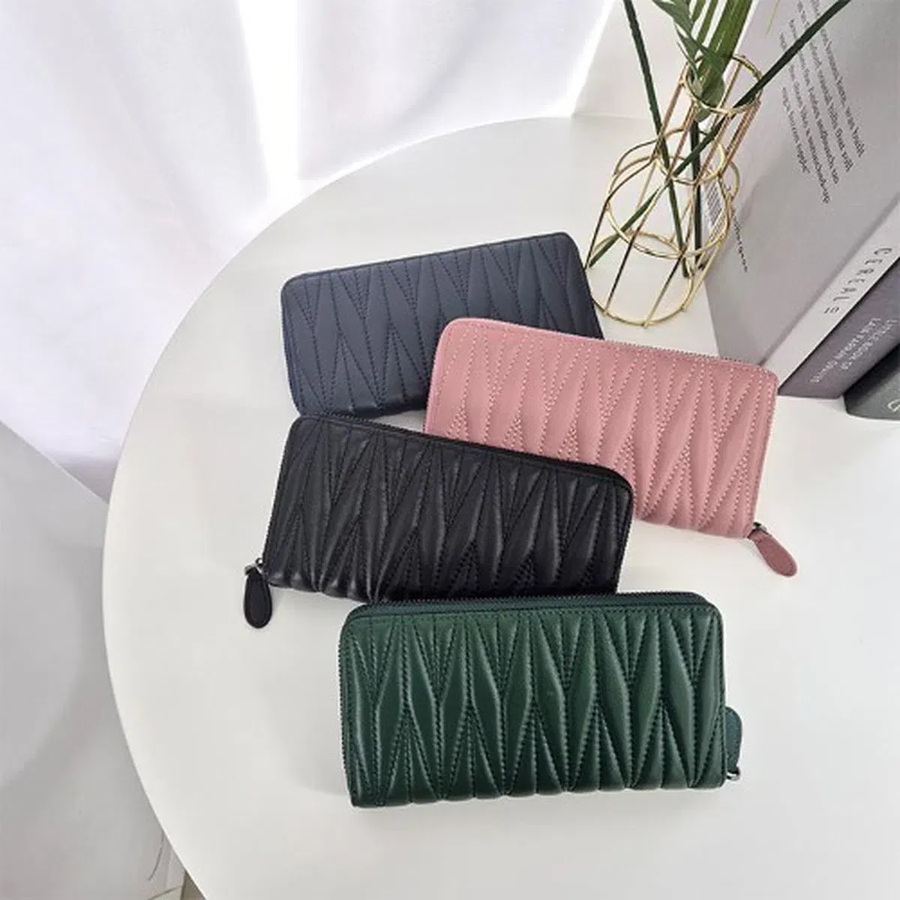 Cow Accordion Quilted Long Wallet — элегантность и вместительность в одном аксессуаре